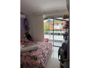 CASA TRES PISOS EN VENTA C. CERRADO B/ LA HACIENDA DC10223165