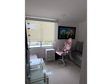 CASA TRES PISOS EN VENTA C. CERRADO B/ LA HACIENDA DC10223165