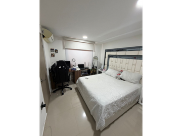 CASA TRES PISOS EN VENTA C. CERRADO B/ LA HACIENDA DC10223165
