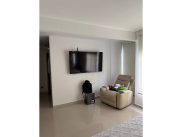 CASA TRES PISOS EN VENTA C. CERRADO B/ LA HACIENDA DC10223165