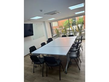 Se Arrienda Oficina en el Virrey, Bogota