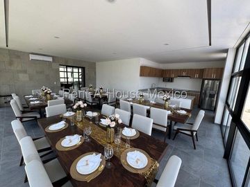 Casa en Venta | 3 Recámaras con Acabados de Lujo RAH2654