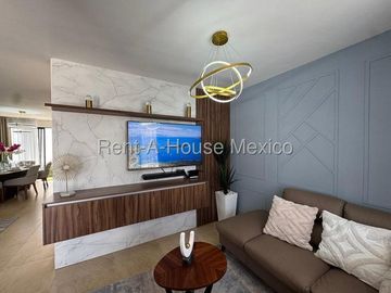 Casa en Venta | 3 Recámaras con Acabados de Lujo RAH2654