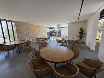 Casa en Venta | 3 Recámaras con Acabados de Lujo RAH2654