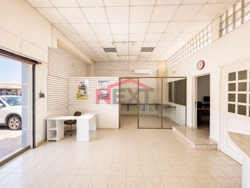 LOCAL COMERCIAL CON PANELES SOLARES EN VENTA