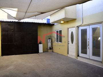 CASA EN VENTA EN FRACC. CAMPANARIO