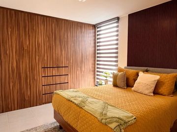 Depa de Lujo en Planta Baja, opción a 3 Recámaras. Terraza y Jardín propio, Zakia, Querétaro