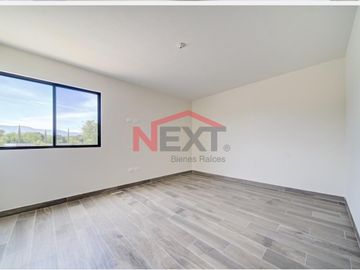 Casa en Venta en Privanza Calizas | A 3 Min del Club Campestre | 6 Paneles Solares | Jardín con Barra y Asador