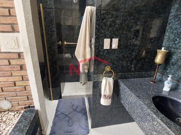 CASA EN ESQUINA EN VENTA COL. CUMBRES