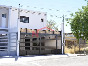 CASA EN VENTA EN COL. PIMENTEL