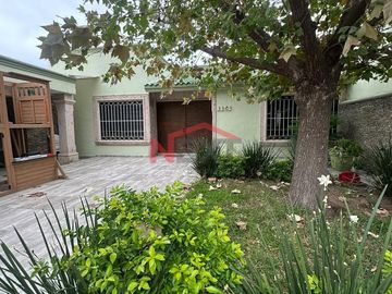 RESIDENCIA EN VENTA  EN SAN PATRICIO