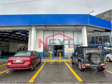 Local comercial/bodega/showroom en RENTA con excelente ubicación