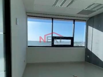 OFICINA EN RENTA EN CENTRO DE NEGOCIO LAS PALMAS