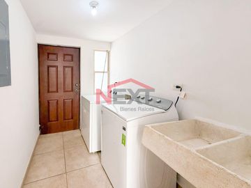CASA EN RENTA EN ALTA FIRENZE RESIDENCIAL