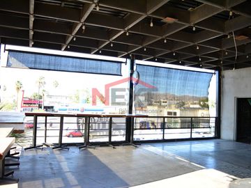 LOCAL EN RENTA EN PLAZA GASTON MADRID