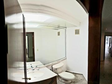 Departamento en Renta. Junto al Hospital Angeles.