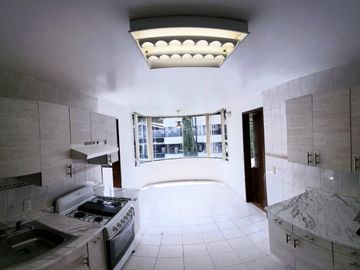Departamento en Renta. Junto al Hospital Angeles.