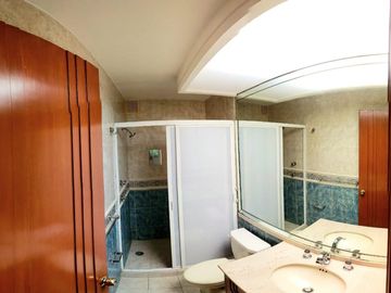 Departamento en Renta. Junto al Hospital Angeles.