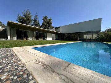 ELEGANTE CASA CON CAVA DE VINO-CLUB DE GOLF LAS BRISAS