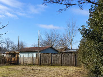 LOCAL COMERCIAL MAS CASONA DE 5H Y GRAN TERRENO EN OFERTA