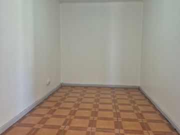 CASAS DEL TRIGAL OPORTUNIDAD AMPLIA 4 DORMITORIOS