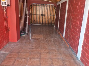 CASAS DEL TRIGAL OPORTUNIDAD AMPLIA 4 DORMITORIOS