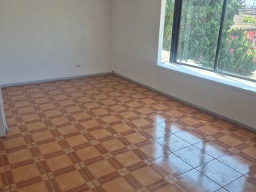 CASAS DEL TRIGAL OPORTUNIDAD AMPLIA 4 DORMITORIOS