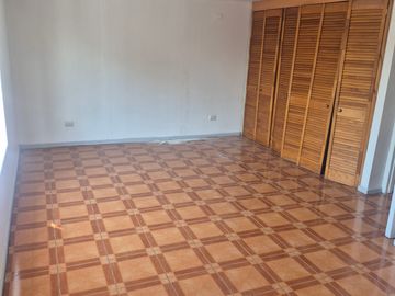 CASAS DEL TRIGAL OPORTUNIDAD AMPLIA 4 DORMITORIOS