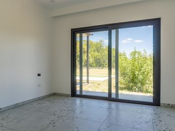 Venta Casa A Estrenar 4 ambientes La Asunción