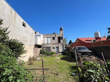 VENTA CASA 4 AMBIENTES VILLA LUZURIAGA