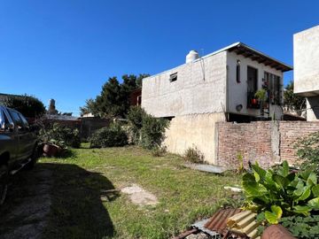 VENTA CASA 4 AMBIENTES VILLA LUZURIAGA