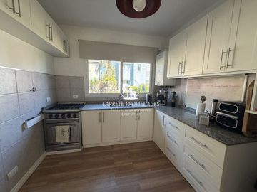 Casa en venta de 4 ambientes y pileta. Barrio La Candela. Pilar