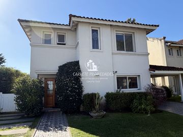 Casa en venta de 4 ambientes y pileta. Barrio La Candela. Pilar
