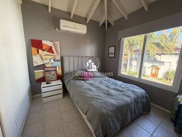 Casa en venta de 4 ambientes y pileta. Barrio La Candela. Pilar