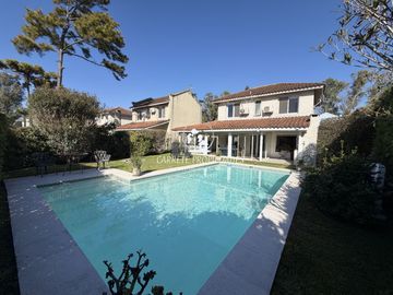 Casa en venta de 4 ambientes y pileta. Barrio La Candela. Pilar