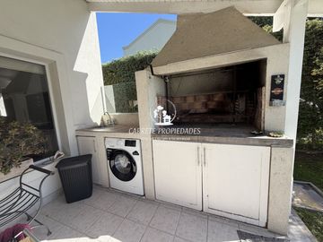 Casa en venta de 4 ambientes y pileta. Barrio La Candela. Pilar