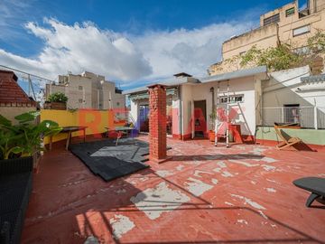 Venta PH en Almagro con terraza y muy luminoso