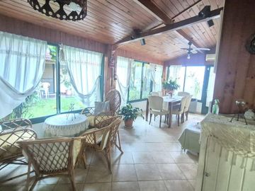 Casa Doble en Villa Adelina cochera  y parrilla