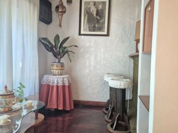 Casa Doble en Villa Adelina cochera  y parrilla