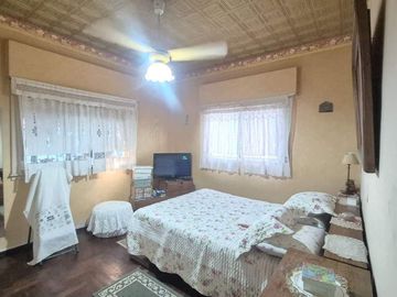Casa Doble en Villa Adelina cochera  y parrilla