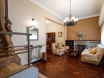 VENTA CASA 7 AMB COCHERA QUINCHO FLORESTA 268 M2