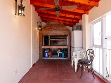 VENTA CASA 7 AMB COCHERA QUINCHO FLORESTA 268 M2