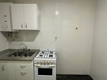 VENTA OFICINA/CONSULTORIO MONO EN AV LAS HERAS
