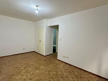 VENTA OFICINA/CONSULTORIO MONO EN AV LAS HERAS