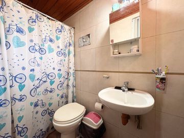 CASA MULTIFAMILIAR +LOCAL EN VENTA EN VILLA LUGANO