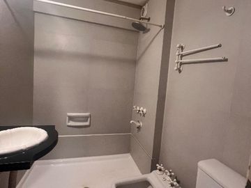 Departamento 2 ambientes, venta, Retiro, balcón
