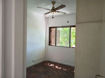 VENTA 4 AMBIENTES  FRENTE CON BALCÓN SAN CRISTOBAL