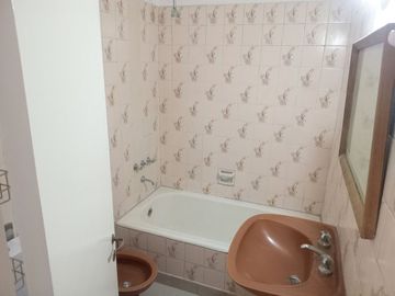 VENTA 4 AMBIENTES  FRENTE CON BALCÓN SAN CRISTOBAL
