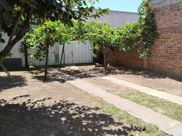 VENTA LOTE CON TALLER y ENERGIA TRIFASICA MERLO