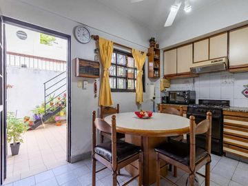 VENTA PH TIPO CASA 5 AMB. COCHERA.PARQUE SAAVEDRA
